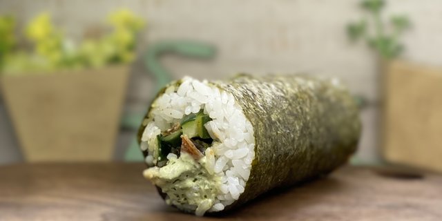 Cilantro Salmon Roll
