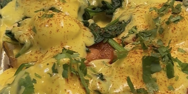 Florentine Eggs Benedict Tray