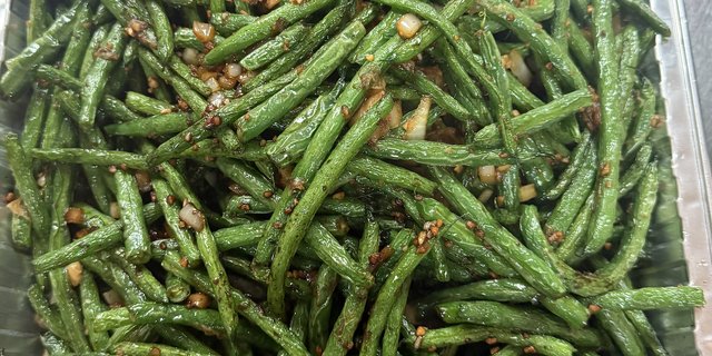 Stir-Fried Green Beans w/ Garlic