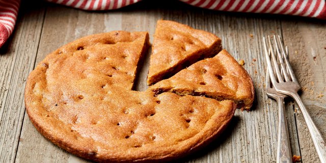 Chocolate Chip Cookie Cake