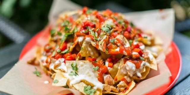 Whole 9 Yards Nachos