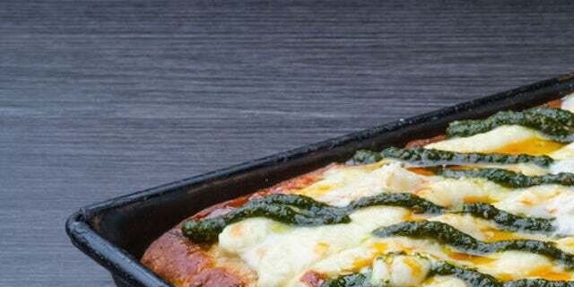 Sicilian 11"x17" Pizza