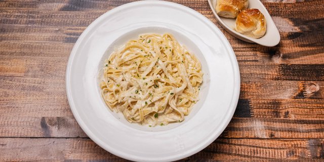 Fettuccine Alfredo