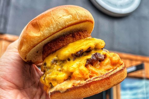 Smac N' Cheese Burger