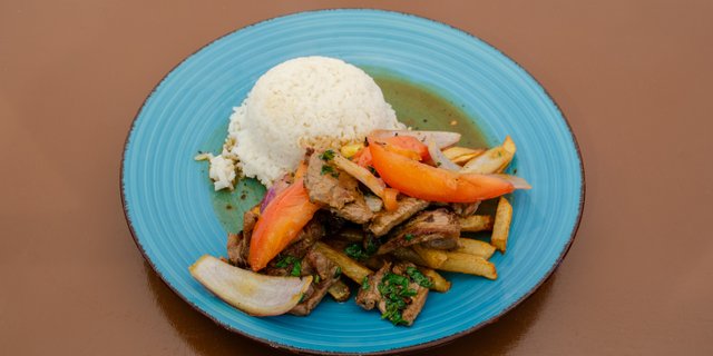 Steak Saltado Tray