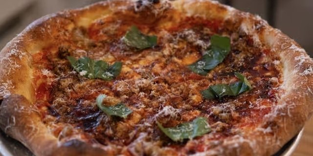 Sausage & Onions Pizza