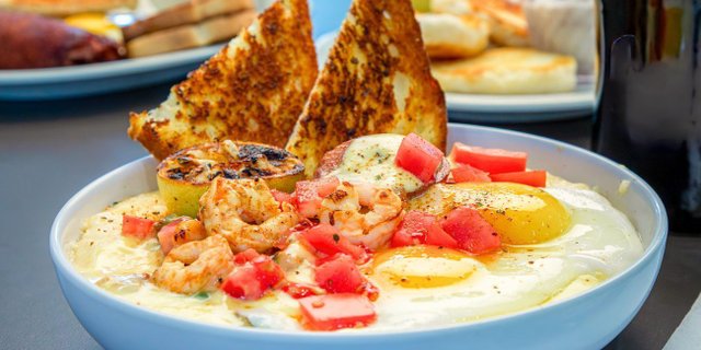 Shrimp & Grits Breakfast Box