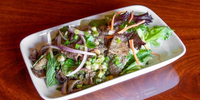 Spicy Grilled Beef Salad