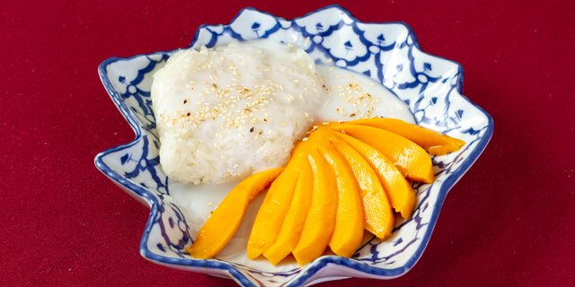 Sweet Sticky Rice w/ Mango