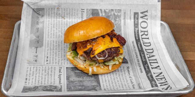 Chi Tea Classic Burger