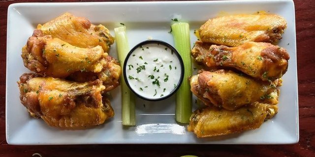 Traditional Bone In Jumbo Wings