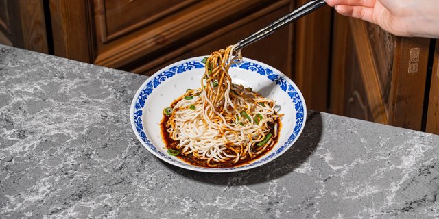 Szechuan Cold Noodle w/ Shredded Chicken