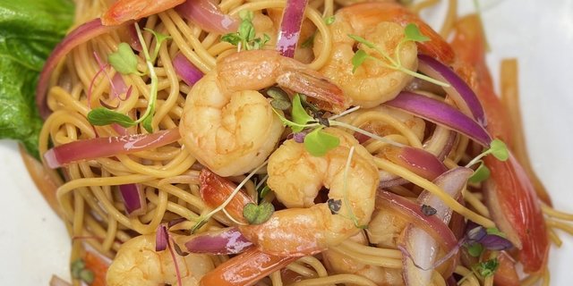 Tallarin Saltado Con Camaron