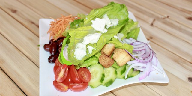 Greek Feta Artisan Salad