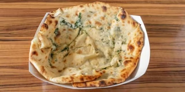 Spinach & Cheese Naan