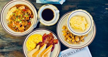 Kitchen Laurel