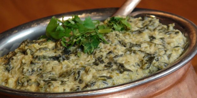 Chicken Tikka Saag Tray