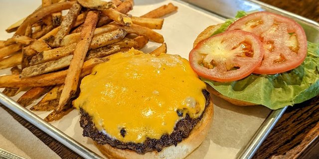 Gluten-Free Tap Classic Burger Combo