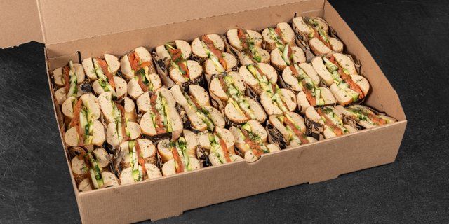 Nova Salmon & Avocado Box