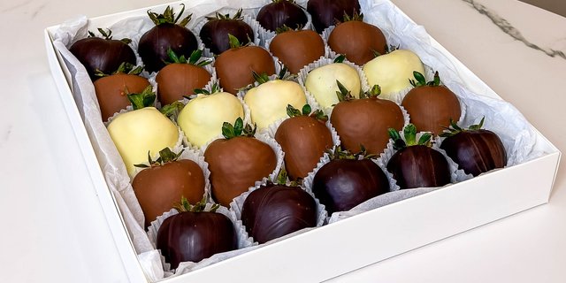 Classic Chocolate Covered Strawberries