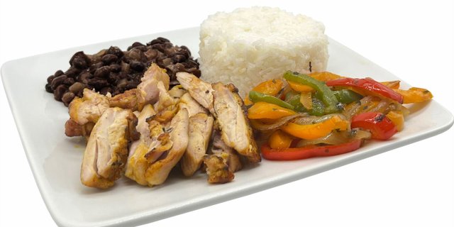 Grilled Chicken w/ Vegetables & Salad