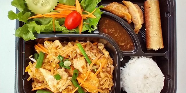 Pad Thai Noodles Boxed Lunch