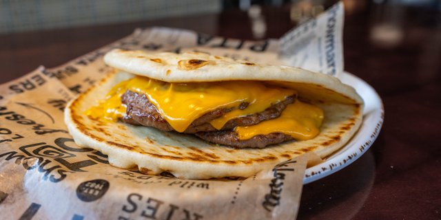 Pita Burger™ Boxed Lunch