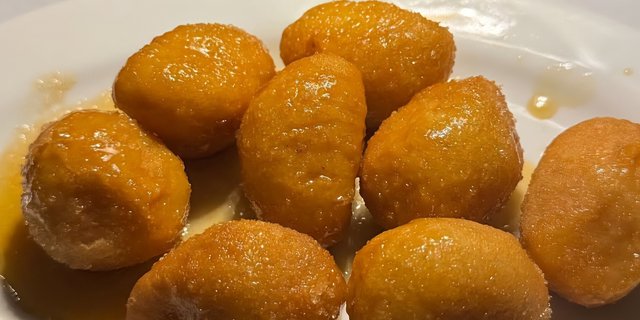 Loukoumades (Half Tray - 30 pcs)