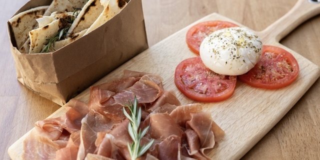 Burrata E Crudo