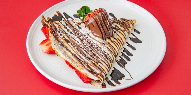 Nutella & Strawberries Crepe
