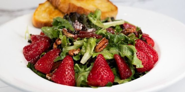 Imagine Strawberry Fields Salad