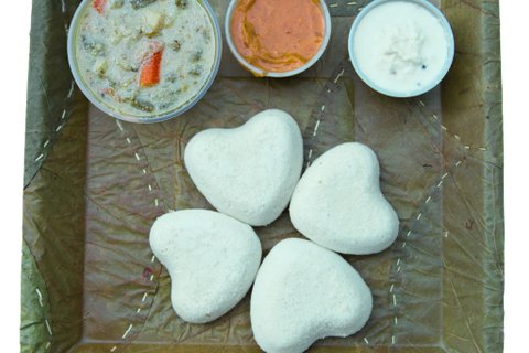 Millet Idlis & Kurma