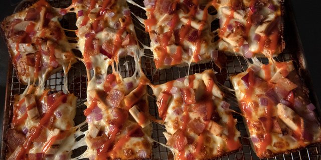 Detroit-Style Buffalo Ranch Chicken Pizza