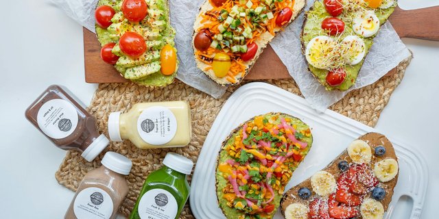 Toasts of the Town & Smoothie Vitality Bar