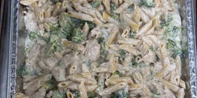 Chicken, Ziti & Broccoli Alfredo