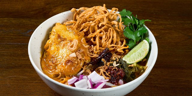 Individual Khao Soy Gai