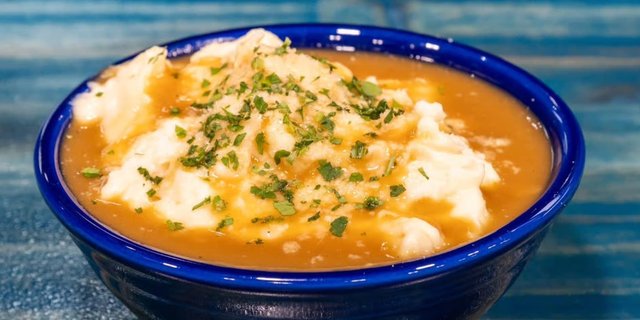 Mashed Potatoes w/ Gravy