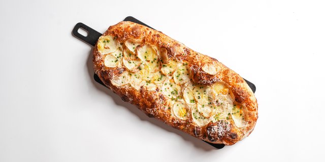 Truffle Gratin Pizza