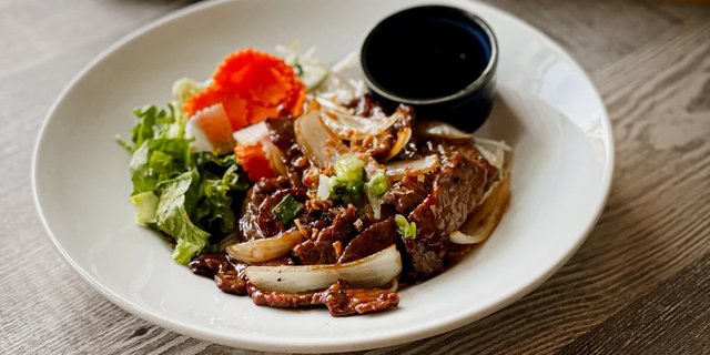 Garlic Beef Noodle Salad Bowl