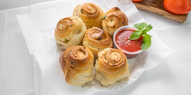 6-Piece Garlic Knots