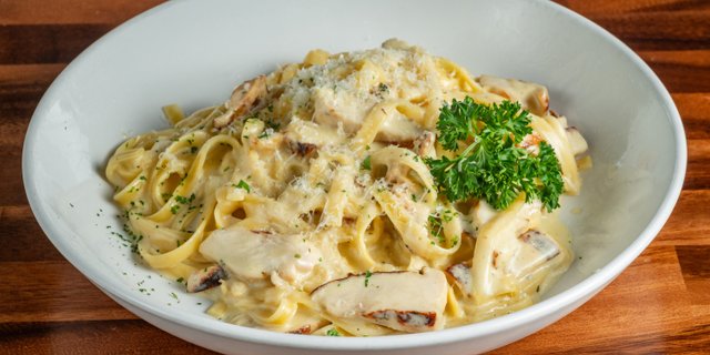 Fettuccine Alfredo