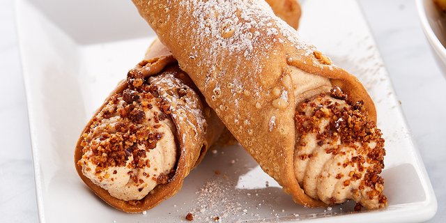 Seasonal Cannoli