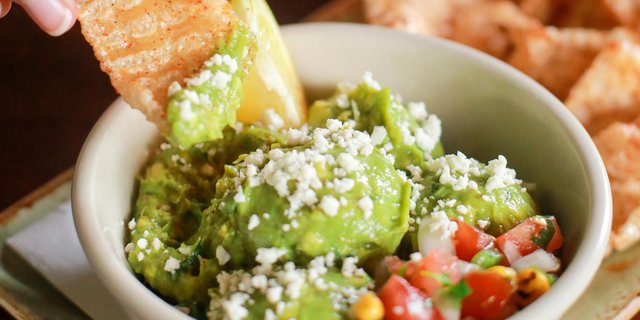 Chips & Guacamole