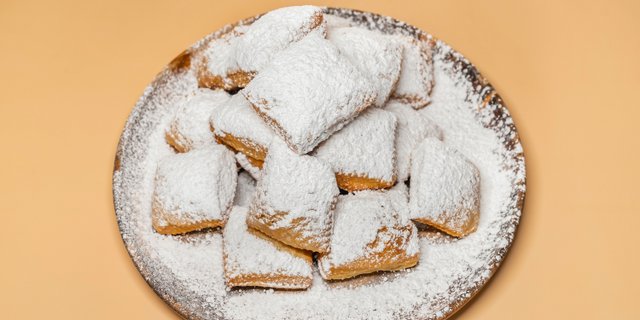Dozen Beignets
