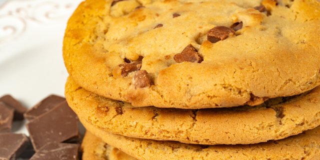 XL Chocolate Chip Cookie