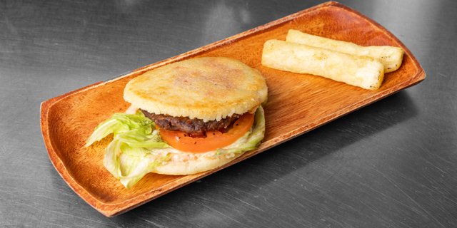 Burger Arepa