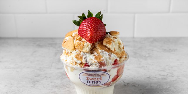 Banana Pudding & Strawberry Cake