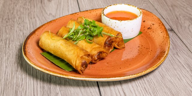 • Crispy Spring Rolls