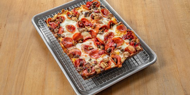 Ellen Supreme Individual Pizza