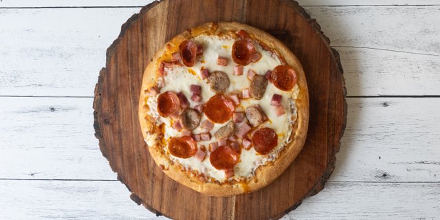 Love Meat Pizza
